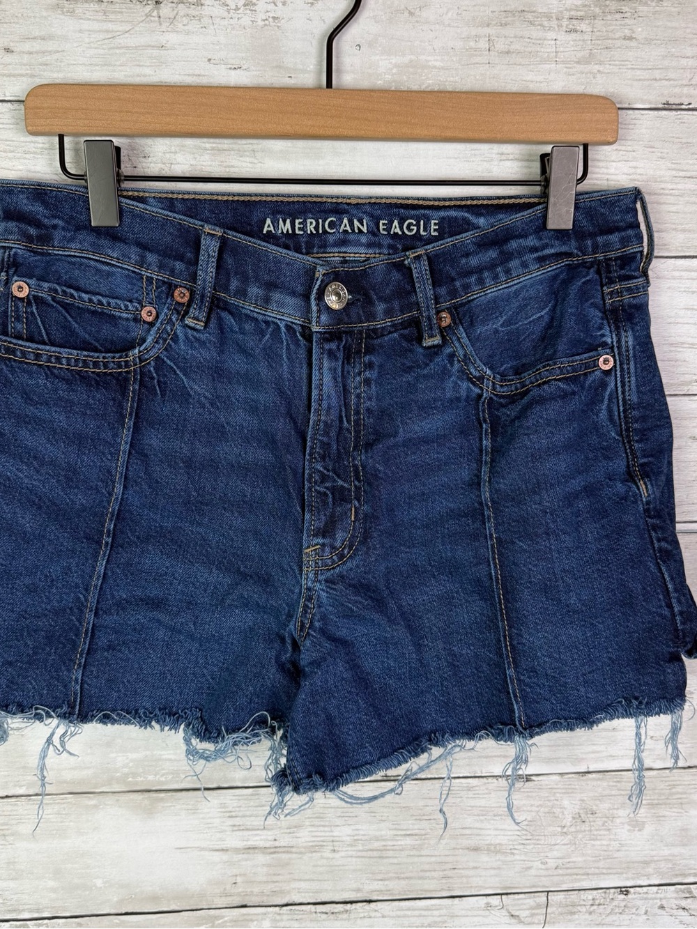 American Eagle Relaxed Shorts Size 8